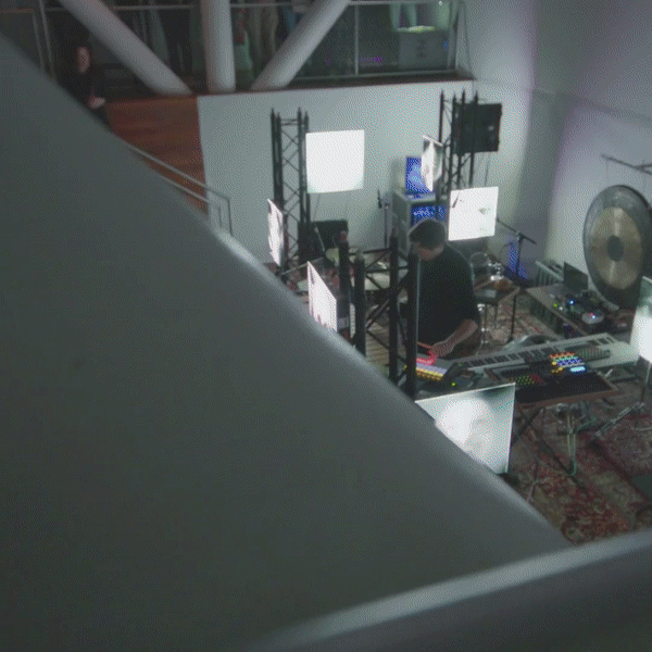 dienst_aftermovie_vierkant1080p-ezgif.com-video-to-gif-converter